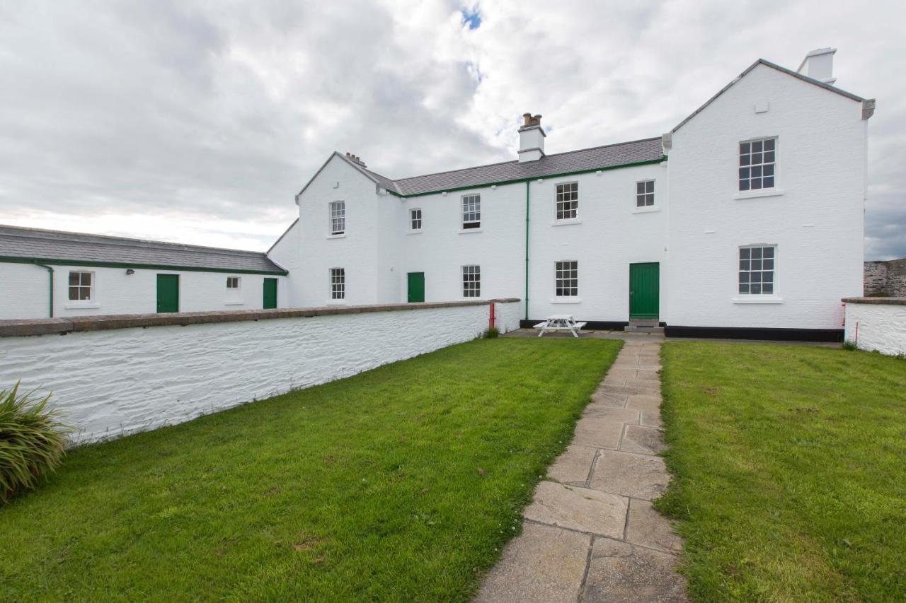 Galley Head Lightkeeper'S Houses Donoure Екстер'єр фото