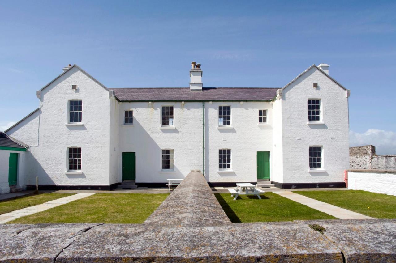 Galley Head Lightkeeper'S Houses Donoure Екстер'єр фото